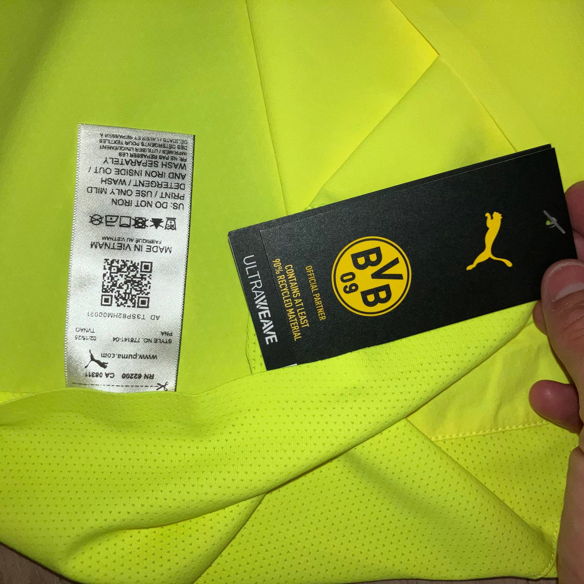 Borussia Dortmund NWT 2024/25 115th Long Sleeve Puma Home Jersey Large