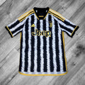 Juventus FC Kids 2023/24 Home adidas Jersey Large