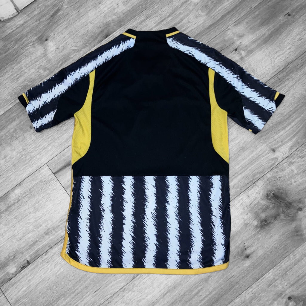 Juventus FC Kids 2023/24 Home adidas Jersey Large